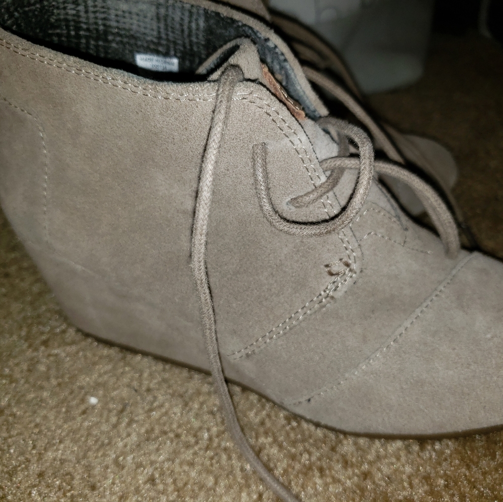Toms Booties - Picture 9 of 12